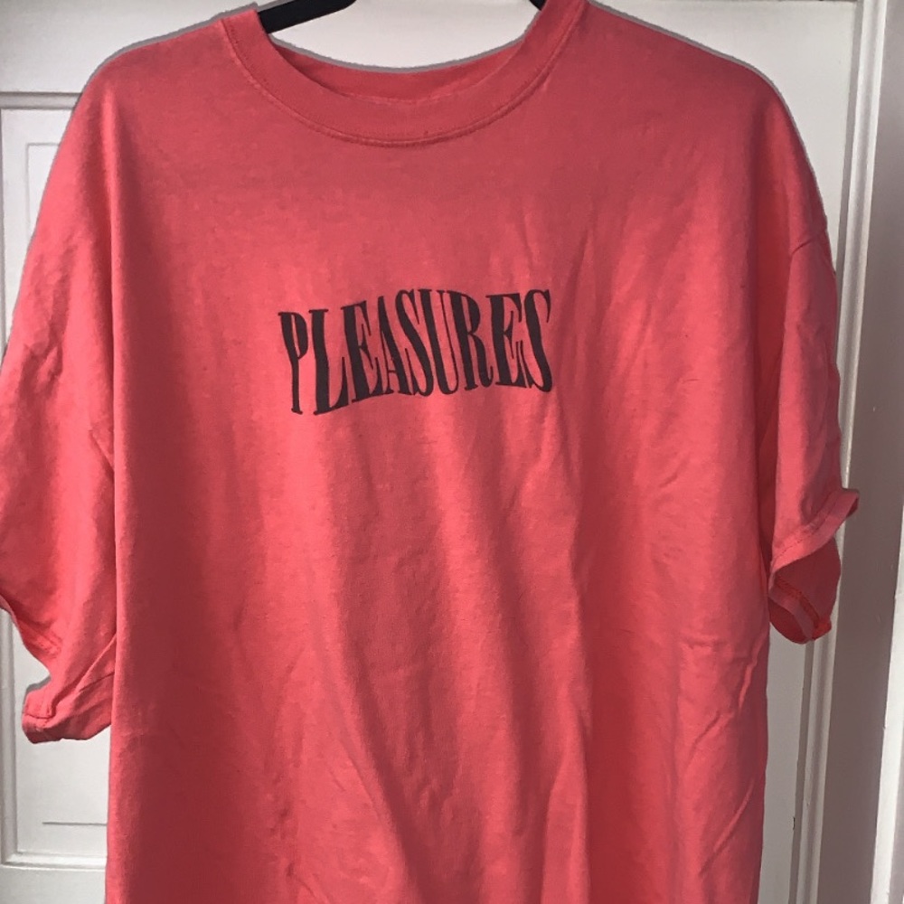 pleasures coral T